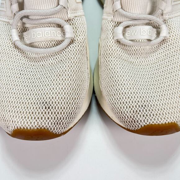 New Balance Fresh Foam Roav White Gray Lightweight Running Shoes Womens Size 6.5 - Picture 8 of 11